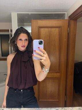 Meet your Posher, Isabel